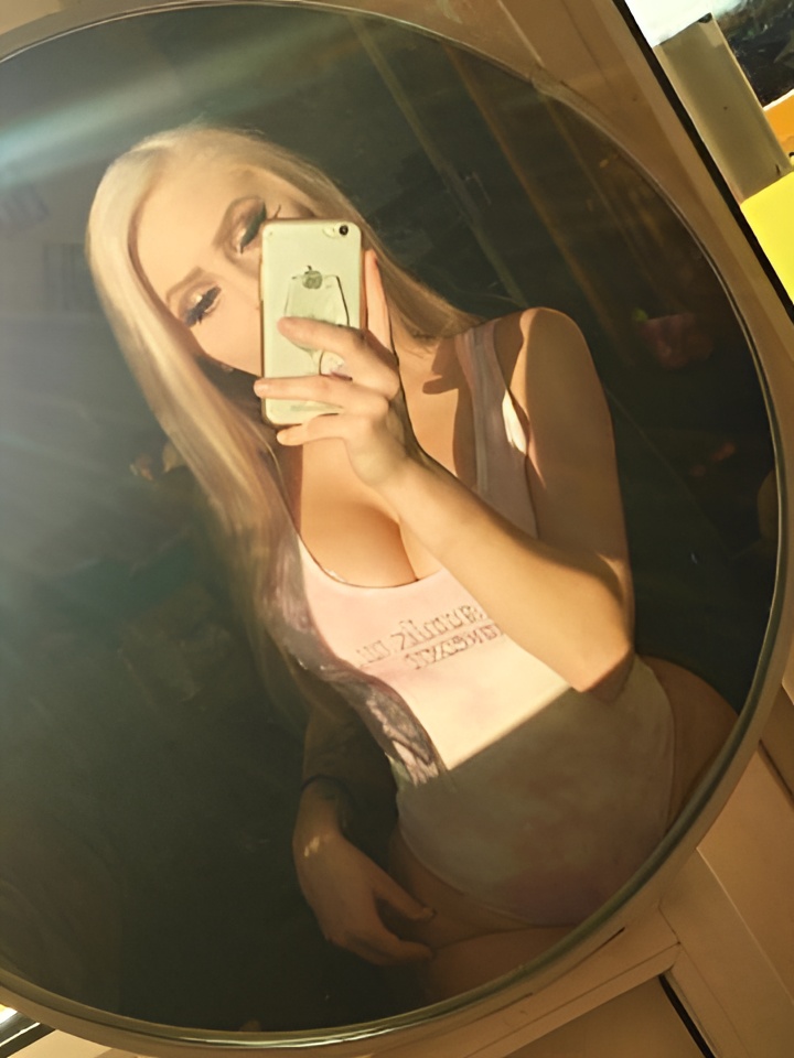 Анечка привлекальеная девушка из Тихвина цена от 10000 руб