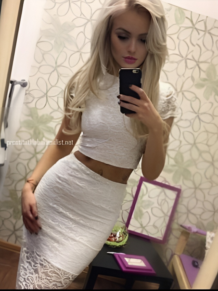 Каролина привлекальеная девушка из Тихвина цена от 1500 руб