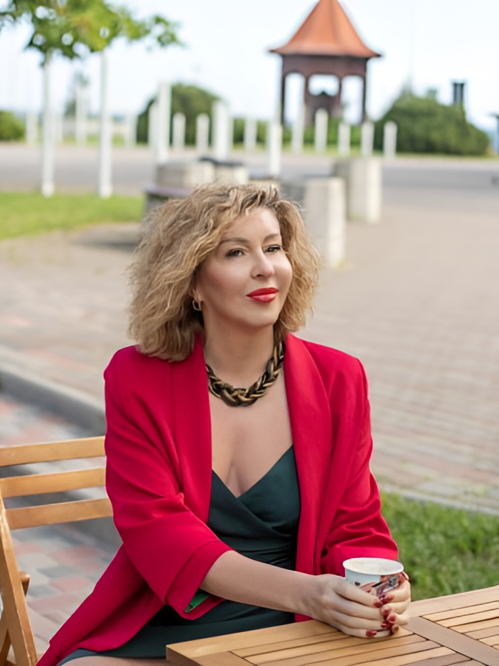 Олеся привлекальеная девушка из Тихвина цена от 4000 руб