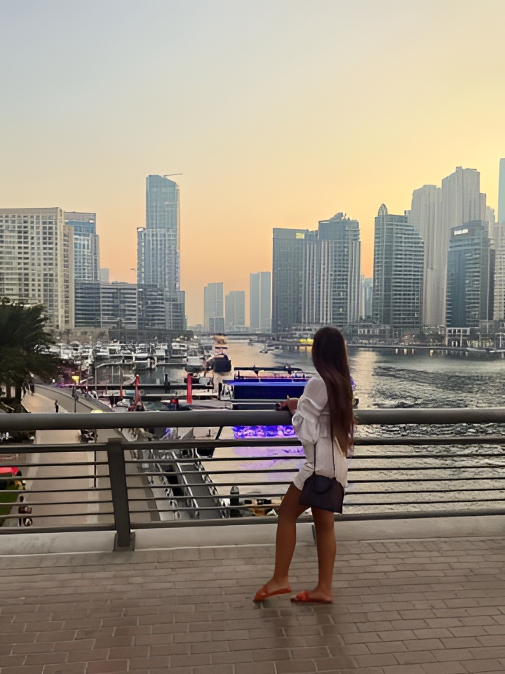 Сарра привлекальеная девушка из Тихвина цена от 1500 руб