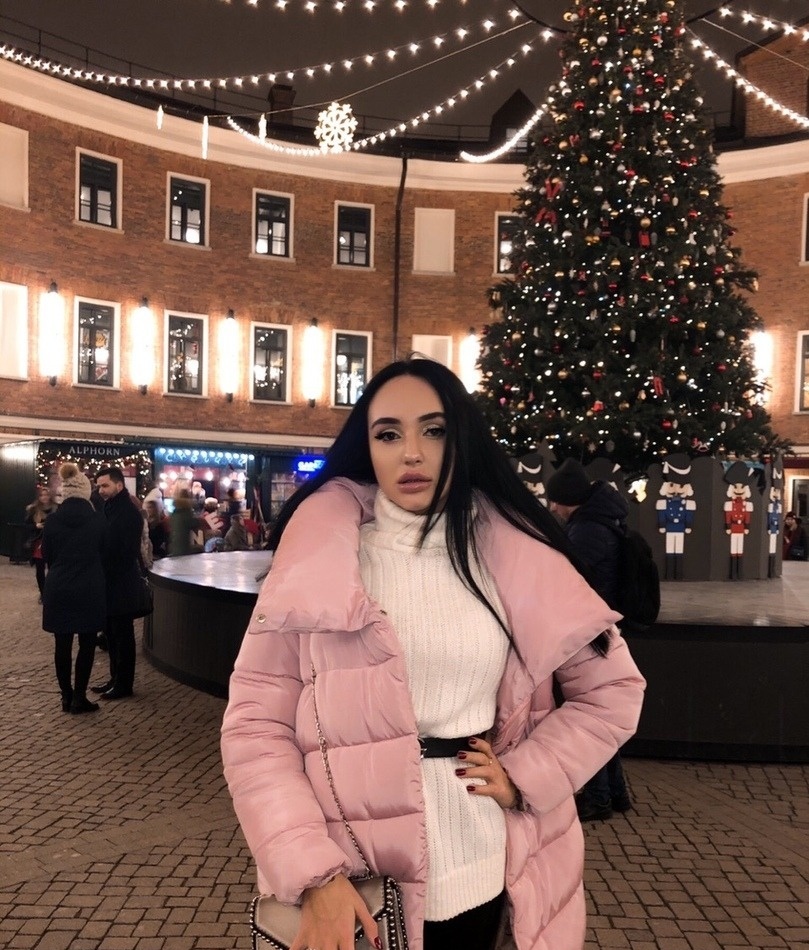 Арина привлекальеная девушка из Тихвина цена от 3000 руб