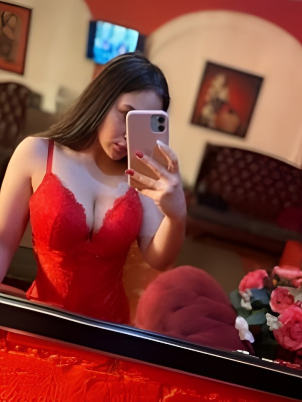 Элина привлекательная девушка из Тихвина цена от 2000 руб