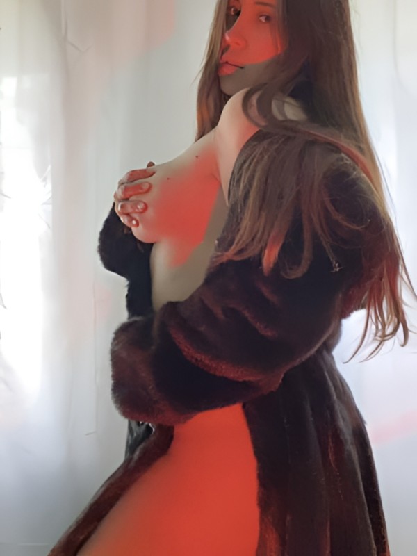 Роксана привлекательная девушка из Тихвина цена от 4000 руб