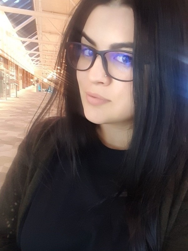 Людмила привлекательная девушка из Тихвина цена от 3500 руб